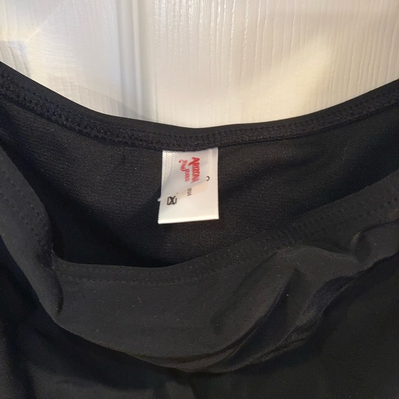 Swimsuit 🖤🤍 - Picture 3 of 6